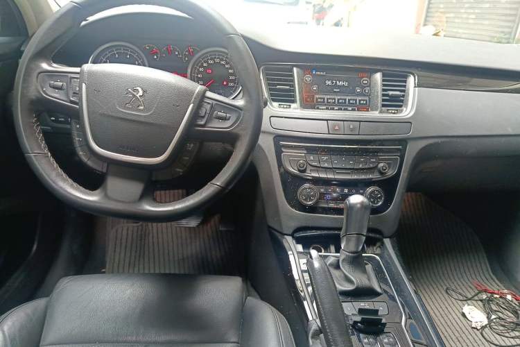 Used Peugeot 508 2015 2.0L Automatic ZhiZhen Edition Center Console