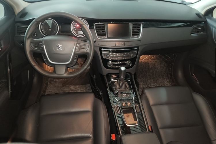 Used Peugeot 508 2015 1.6THP Automatic Prestige Edition Center Console