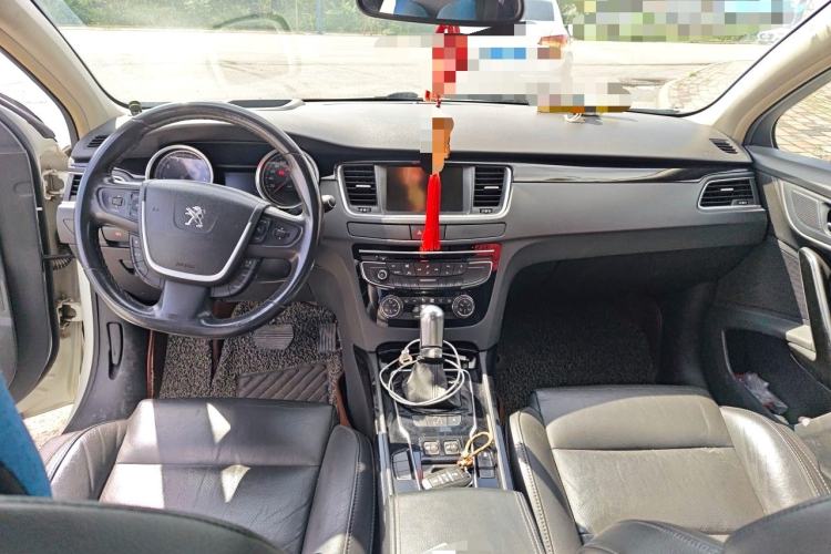 Used Peugeot 508 2015 1.8THP Automatic Prestige Edition Center Console