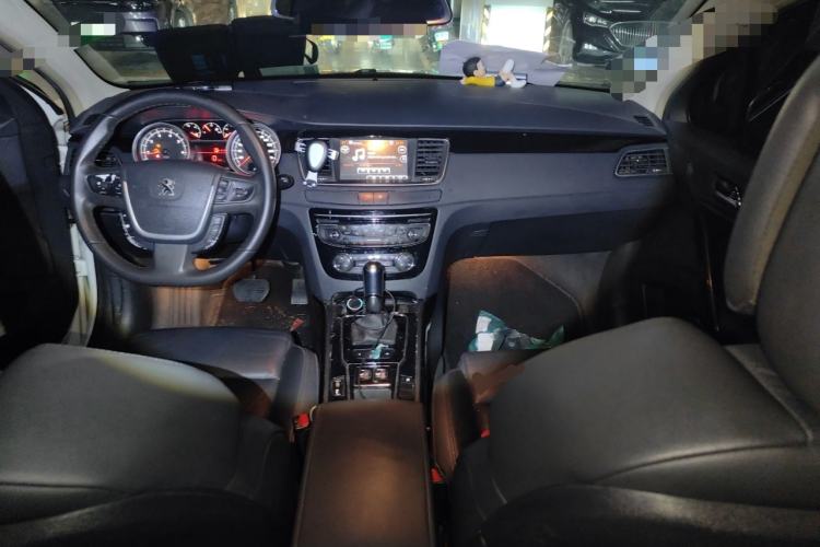 Used Peugeot 508 2015 1.6THP Automatic Prestige Edition Center Console