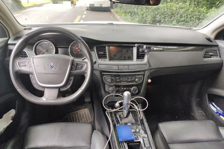 Used Peugeot 508 2015 1.8THP Automatic Prestige Edition Center Console