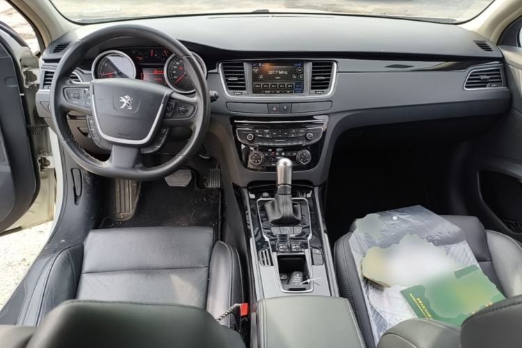 Used Peugeot 508 2015 1.6THP Automatic Prestige Edition Center Console