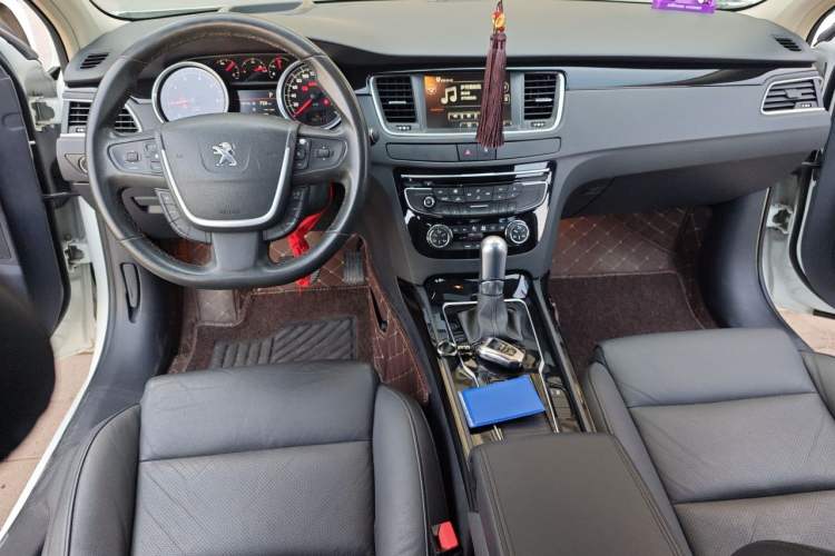 Used Peugeot 508 2015 1.8THP Automatic Prestige Edition Center Console