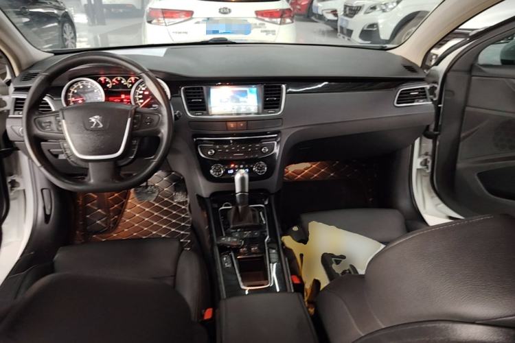 Used Peugeot 508 2015 1.6THP Automatic Prestige Edition Center Console