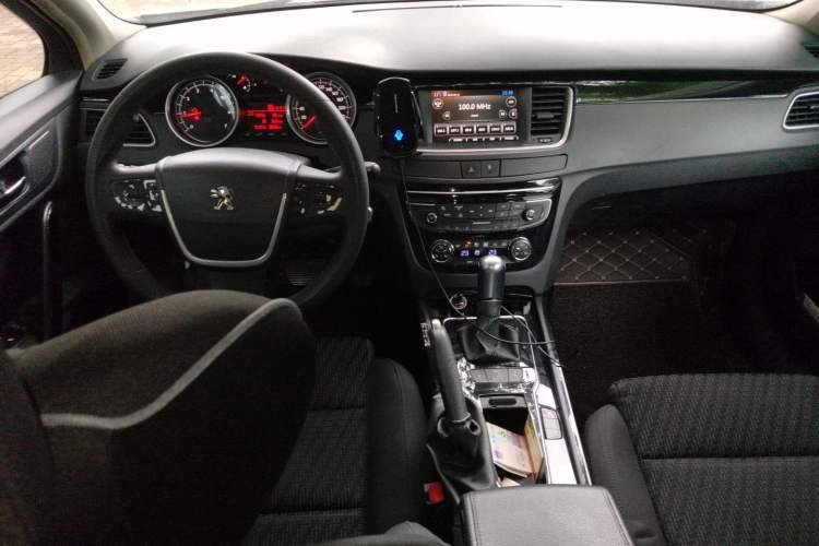 Used Peugeot 508 2015 2.0L Automatic Zhiyi Edition Center Console