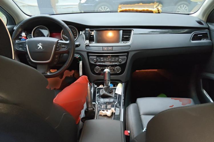 Used Peugeot 508 2015 2.0L Automatic ZhiZhen Edition Center Console