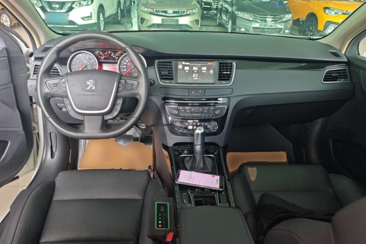 Used Peugeot 508 2015 1.6THP Automatic Prestige Edition Center Console