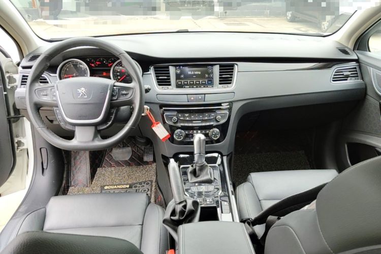 Used Peugeot 508 2015 2.0L Automatic ZhiZhen Edition Center Console