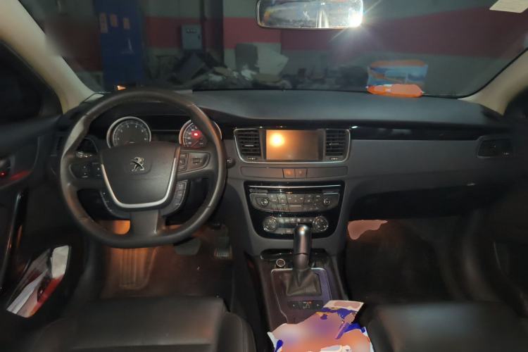 Used Peugeot 508 2015 1.6THP Automatic Prestige Edition Center Console
