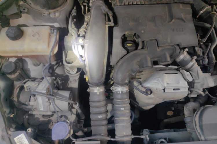 Used Peugeot 508 2015 1.6THP Automatic Zhiiyi Edition Engine Bay Right