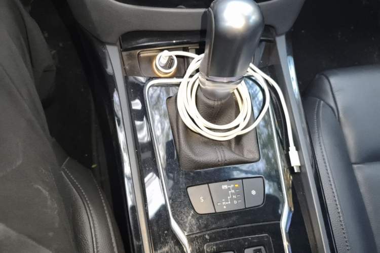Used Peugeot 508 2015 1.8THP Automatic Prestige Edition Gear Lever
