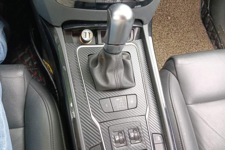 Used Peugeot 508 2015 1.8THP Automatic Prestige Edition Gear Lever