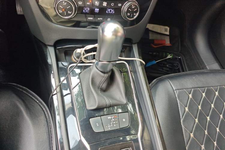 Used Peugeot 508 2015 1.6THP Automatic Prestige Edition Gear Lever
