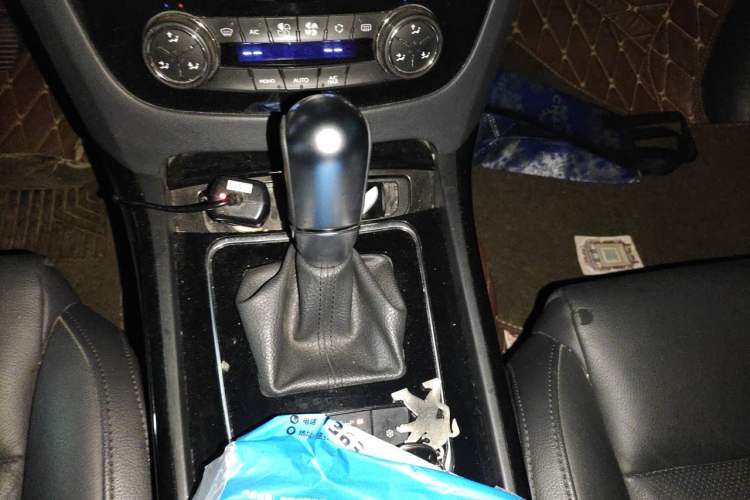 Used Peugeot 508 2015 1.6THP Automatic Prestige Edition Gear Lever