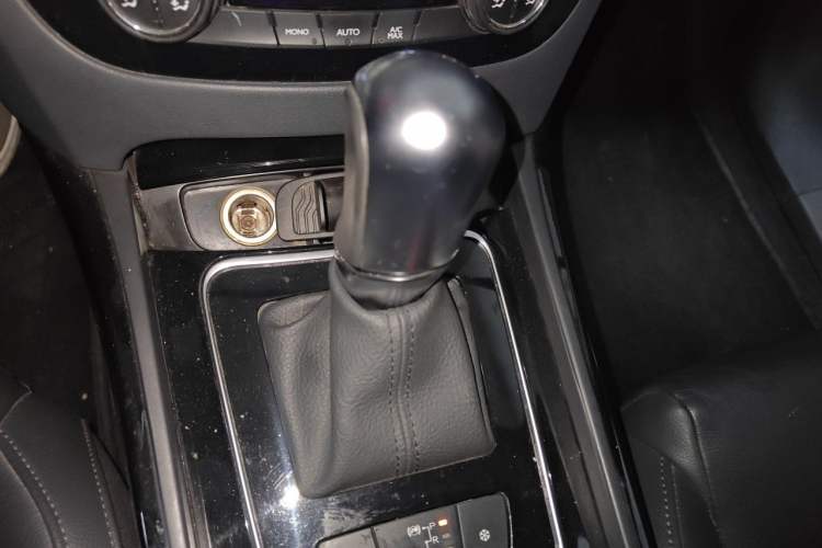 Used Peugeot 508 2015 1.6THP Automatic Prestige Edition Gear Lever