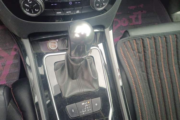Used Peugeot 508 2015 1.8THP Automatic Prestige Edition Gear Lever