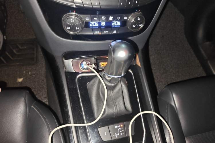 Used Peugeot 508 2015 1.8THP Automatic Prestige Edition Gear Lever