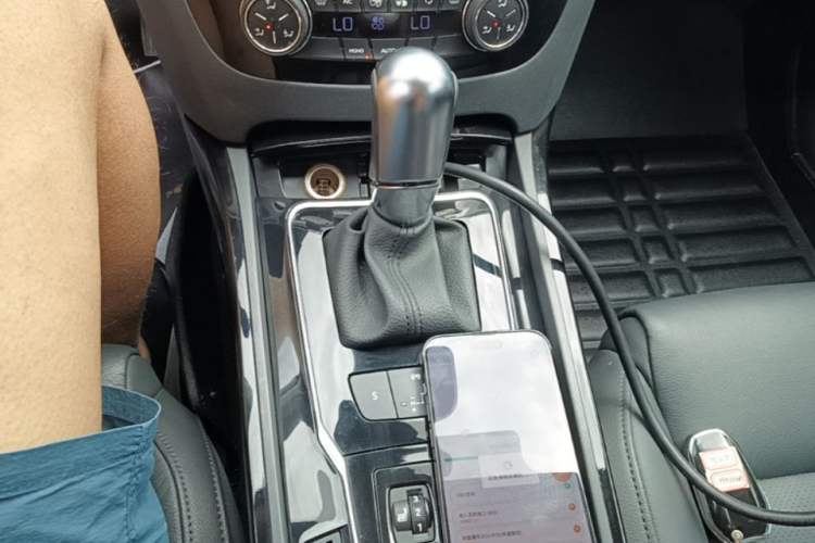 Used Peugeot 508 2015 1.6THP Automatic Prestige Edition Gear Lever