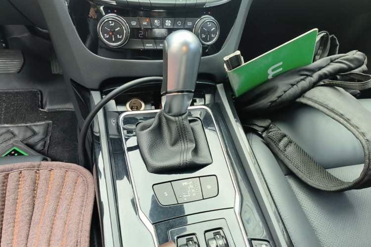 Used Peugeot 508 2015 1.6THP Automatic Prestige Edition Gear Lever
