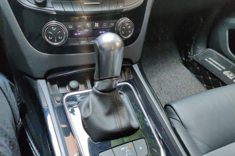 Used Peugeot 508 2015 1.8THP Automatic Prestige Edition Gear Lever