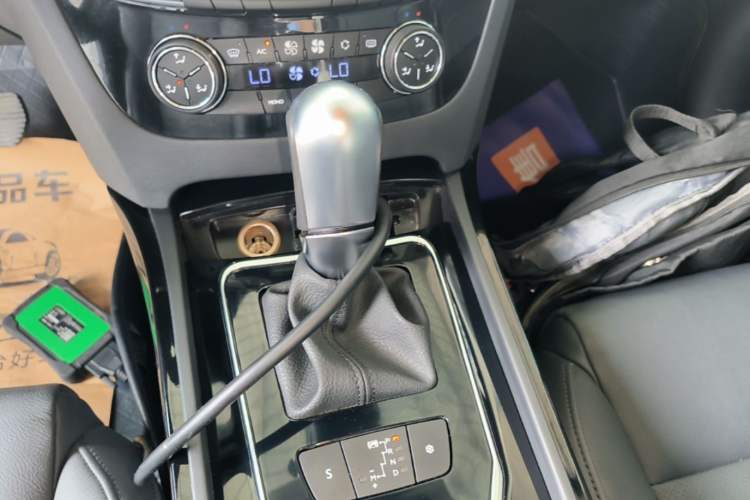 Used Peugeot 508 2015 1.6THP Automatic Prestige Edition Gear Lever