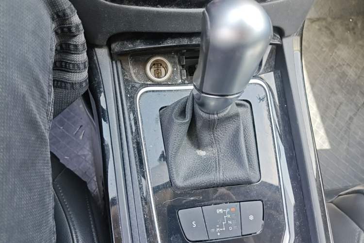 Used Peugeot 508 2015 1.6THP Automatic Prestige Edition Gear Lever