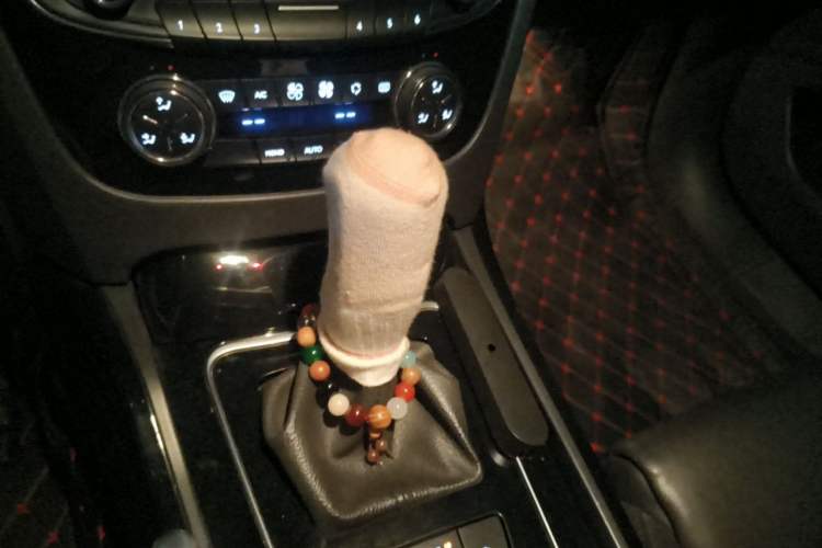 Used Peugeot 508 2015 2.0L Automatic ZhiZhen Edition Gear Lever