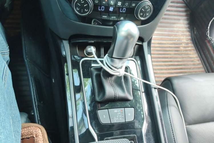 Used Peugeot 508 2015 1.8THP Automatic Prestige Edition Gear Lever