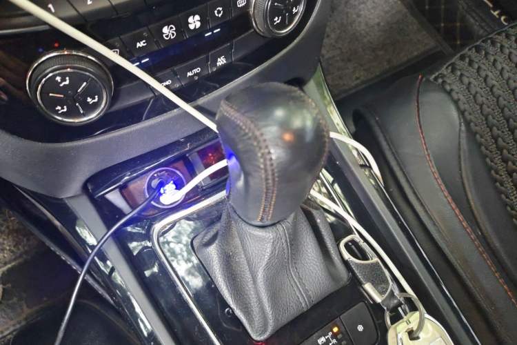 Used Peugeot 508 2015 1.8THP Automatic Prestige Edition Gear Lever