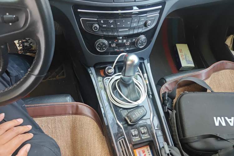 Used Peugeot 508 2015 1.6THP Automatic Prestige Edition Gear Lever