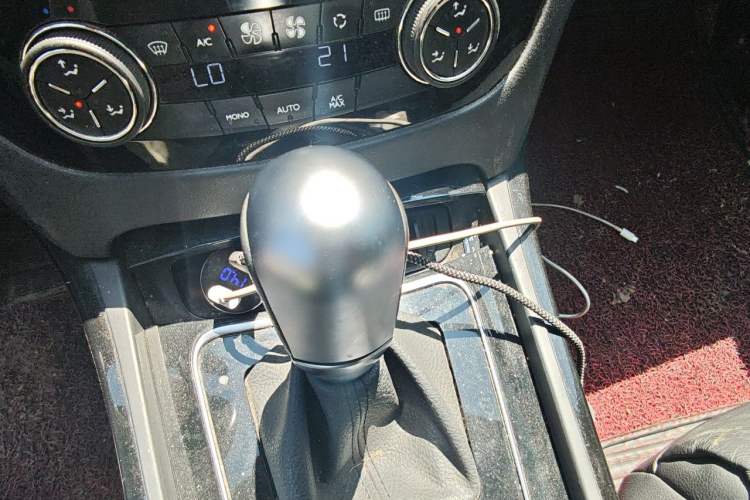Used Peugeot 508 2015 1.6THP Automatic Prestige Edition Gear Lever