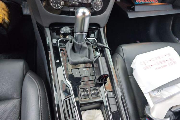 Used Peugeot 508 2015 1.6THP Automatic Prestige Edition Gear Lever