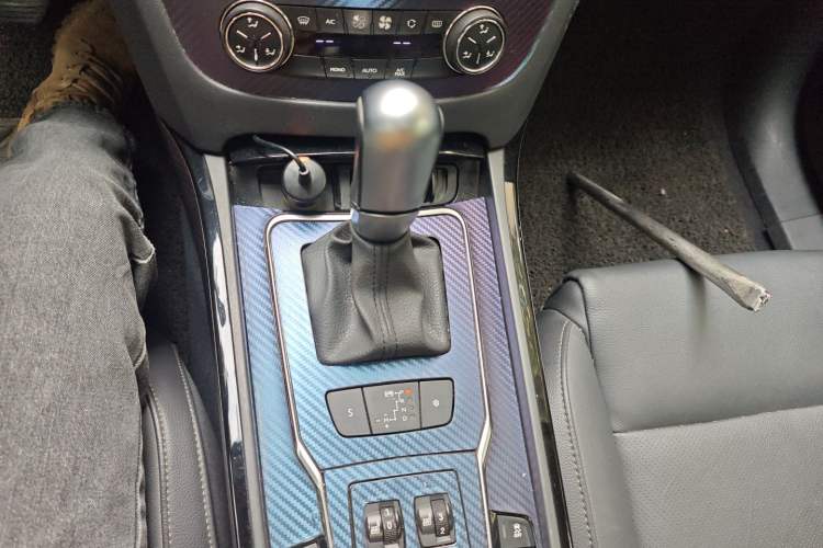 Used Peugeot 508 2015 1.6THP Automatic Prestige Edition Gear Lever