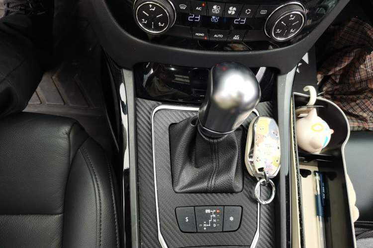 Used Peugeot 508 2015 1.6THP Automatic Prestige Edition Gear Lever