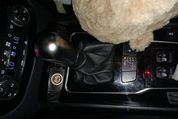 Used Peugeot 508 2015 1.6THP Automatic Prestige Edition Gear Lever