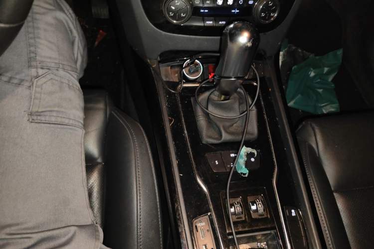 Used Peugeot 508 2015 1.6THP Automatic Prestige Edition Gear Lever