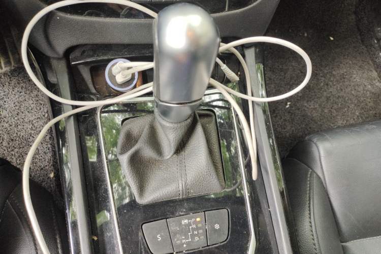 Used Peugeot 508 2015 1.8THP Automatic Prestige Edition Gear Lever
