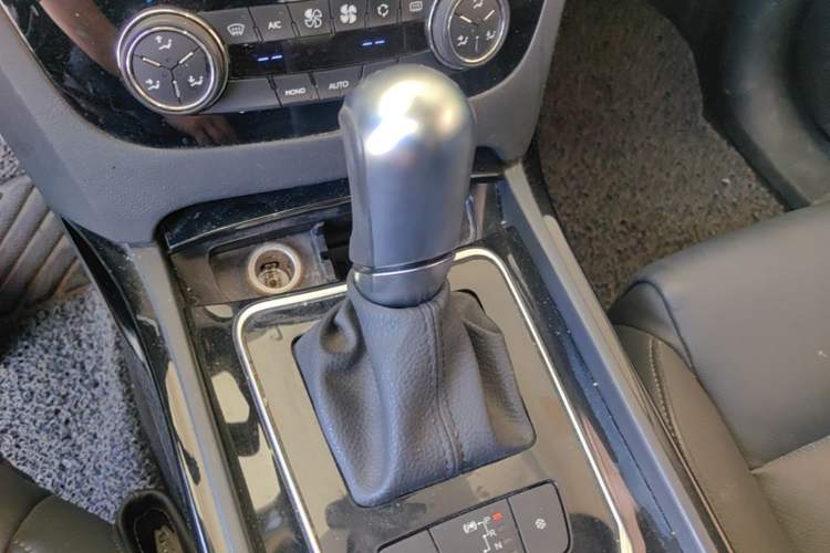 Used Peugeot 508 2015 1.6THP Automatic Prestige Edition Gear Lever