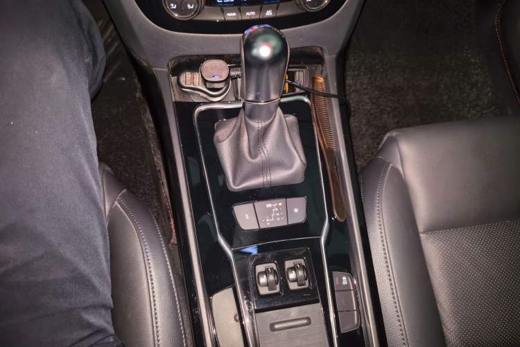Used Peugeot 508 2015 1.6THP Automatic Prestige Edition Gear Lever
