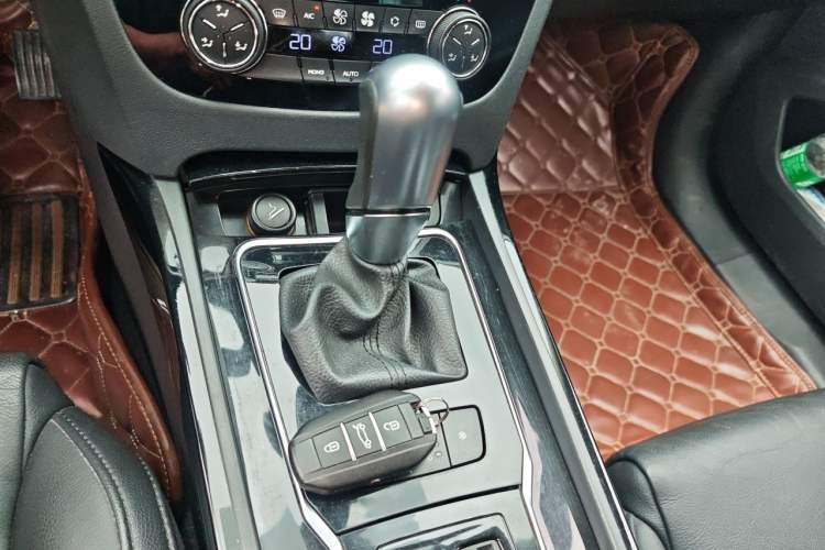 Used Peugeot 508 2015 1.8THP Automatic Prestige Edition Gear Lever
