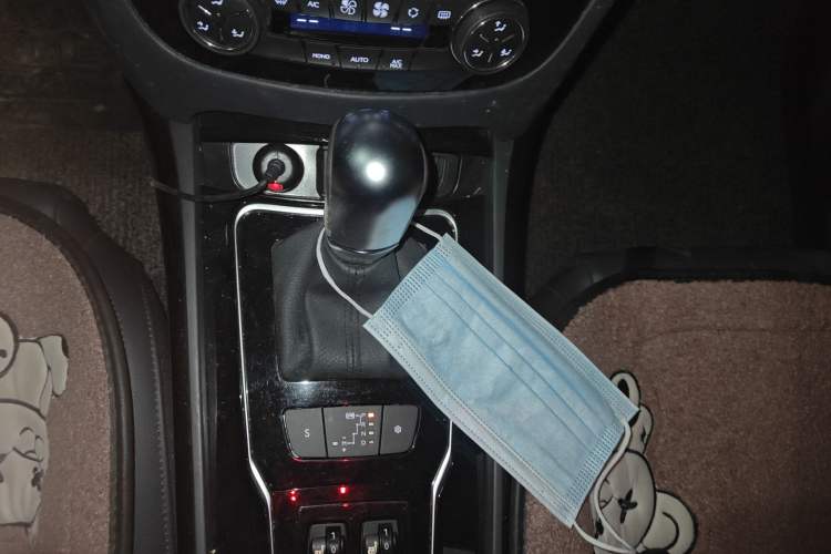 Used Peugeot 508 2015 1.6THP Automatic Prestige Edition Gear Lever