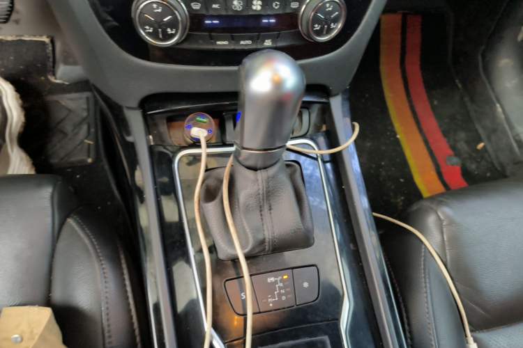 Used Peugeot 508 2015 1.6THP Automatic Prestige Edition Gear Lever