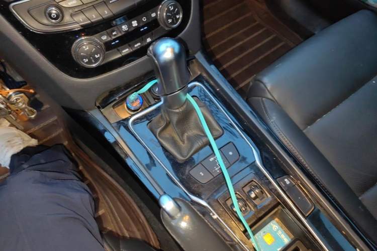 Used Peugeot 508 2015 2.0L Automatic ZhiZhen Edition Gear Lever