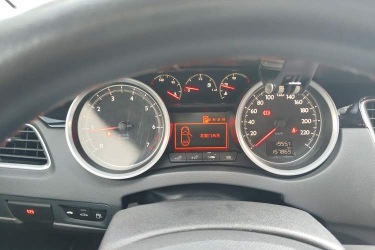 Used Peugeot 508 2015 1.8THP Automatic Prestige Edition Instrument Cluster