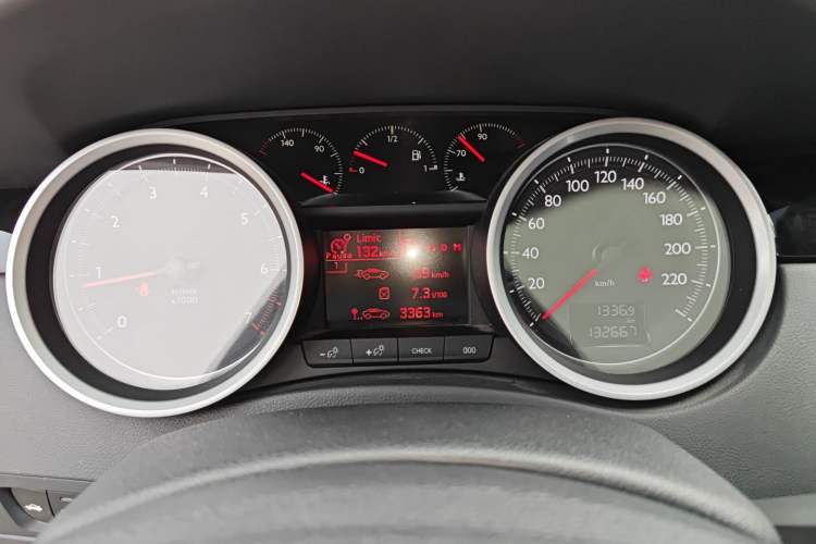 Used Peugeot 508 2015 1.6THP Automatic Prestige Edition Instrument Cluster