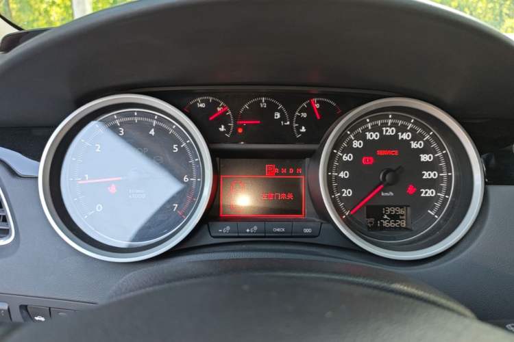 Used Peugeot 508 2015 1.6THP Automatic Prestige Edition Instrument Cluster