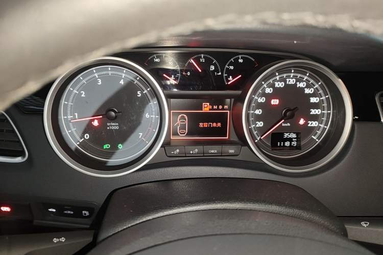 Used Peugeot 508 2015 1.6THP Automatic Prestige Edition Instrument Cluster