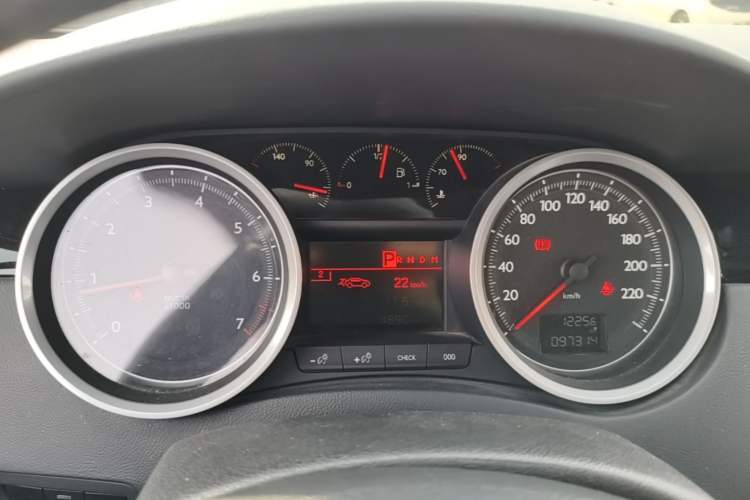 Used Peugeot 508 2015 1.6THP Automatic Prestige Edition Instrument Cluster