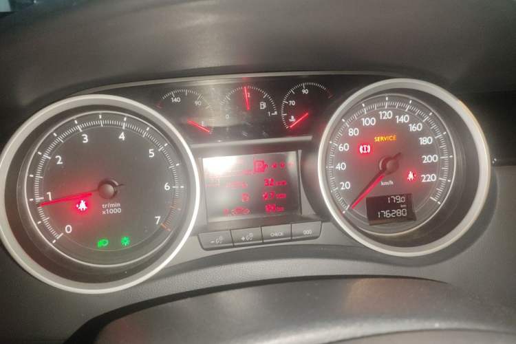 Used Peugeot 508 2015 1.6THP Automatic Prestige Edition Instrument Cluster