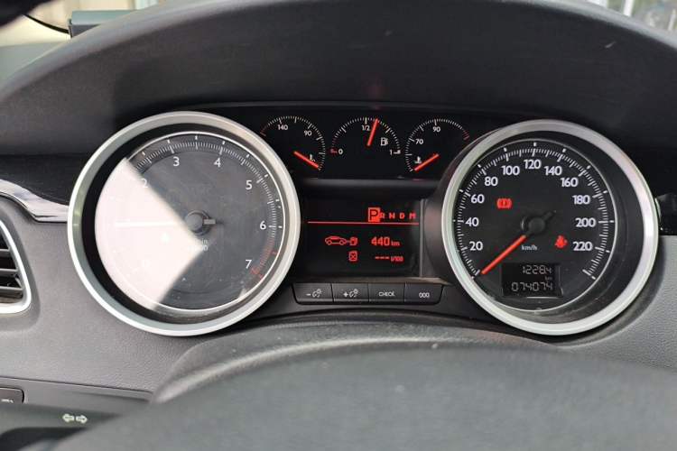 Used Peugeot 508 2015 2.0L Automatic ZhiZhen Edition Instrument Cluster